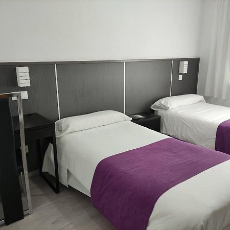 Hostal Dona Isabel Majadahonda Dış mekan fotoğraf
