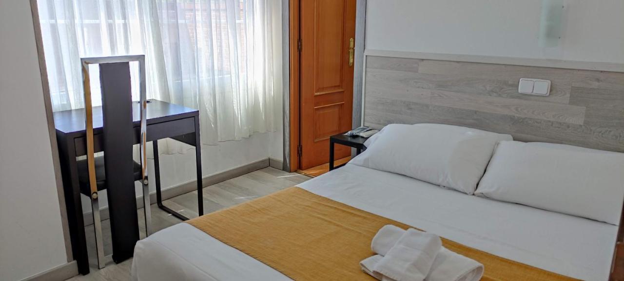 Hostal Dona Isabel Majadahonda Dış mekan fotoğraf