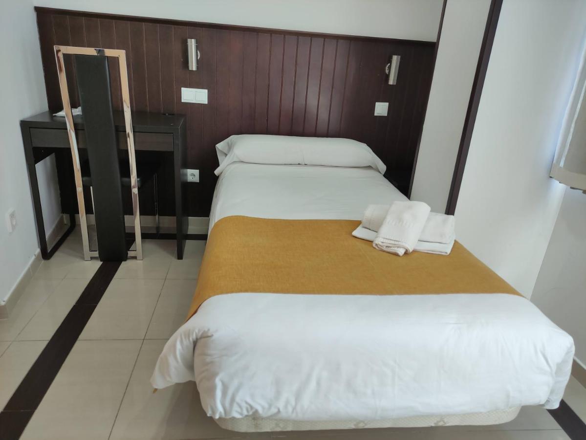 Hostal Dona Isabel Majadahonda Dış mekan fotoğraf