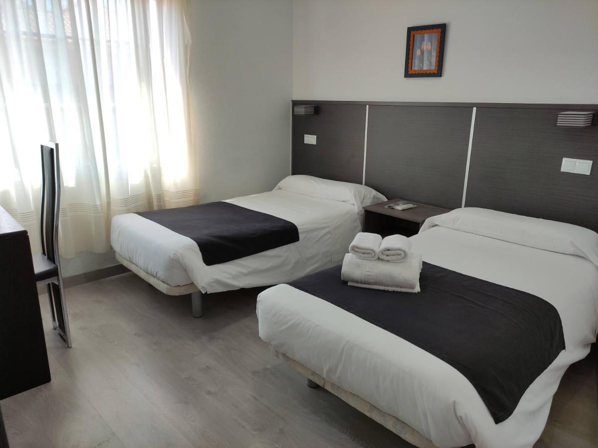 Hostal Dona Isabel Majadahonda Dış mekan fotoğraf