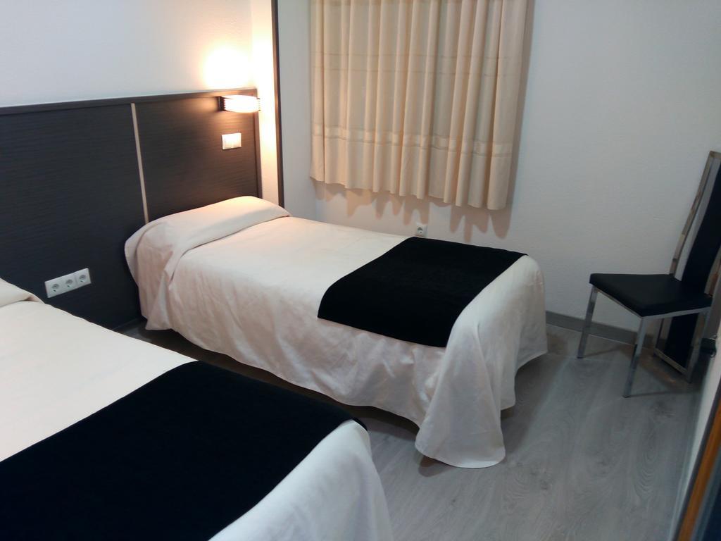 Hostal Dona Isabel Majadahonda Dış mekan fotoğraf