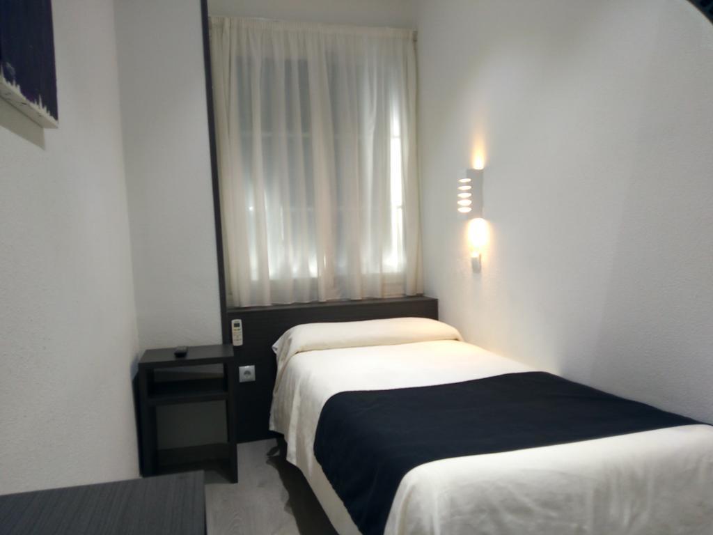 Hostal Dona Isabel Majadahonda Dış mekan fotoğraf